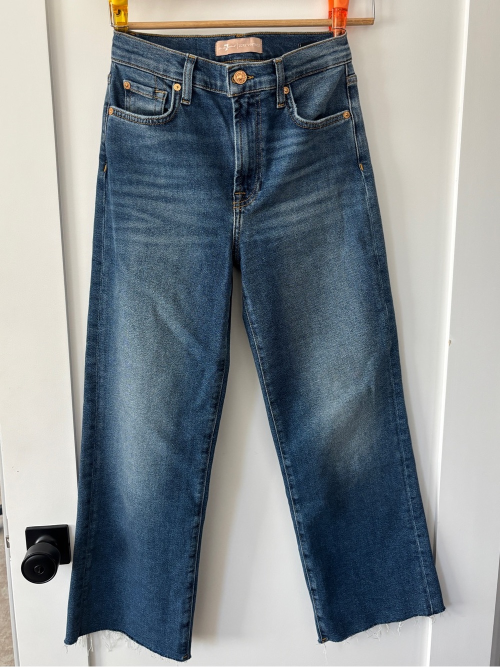 7 For All Mankind nwot cropped ALEXA straight leg jeans with raw cut hem